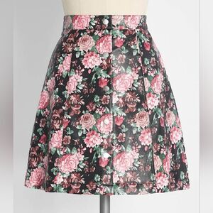 ModCloth Rock n' Rose Vegan mini skirt sz 0 with 17" total length,  like new